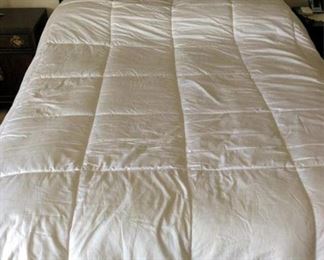 PVT001 Tempur-Pedic Full Size Bed