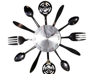 Cutlery metal wall clock