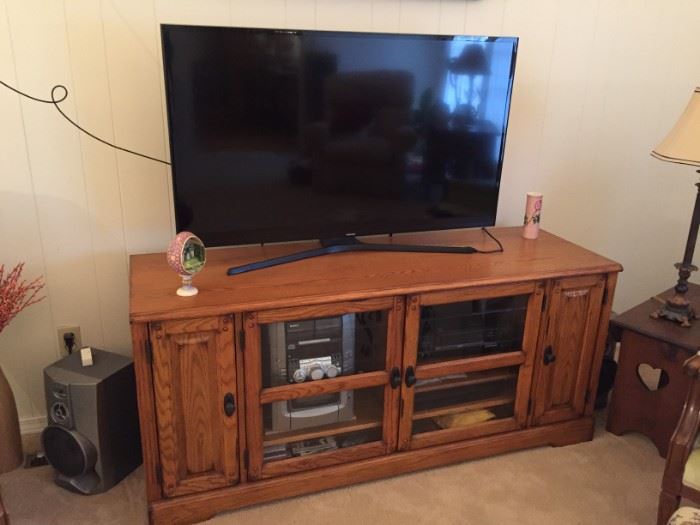 Entertainment Cabinet / Large Flat screen TV