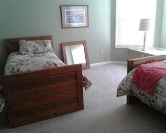 twin beds