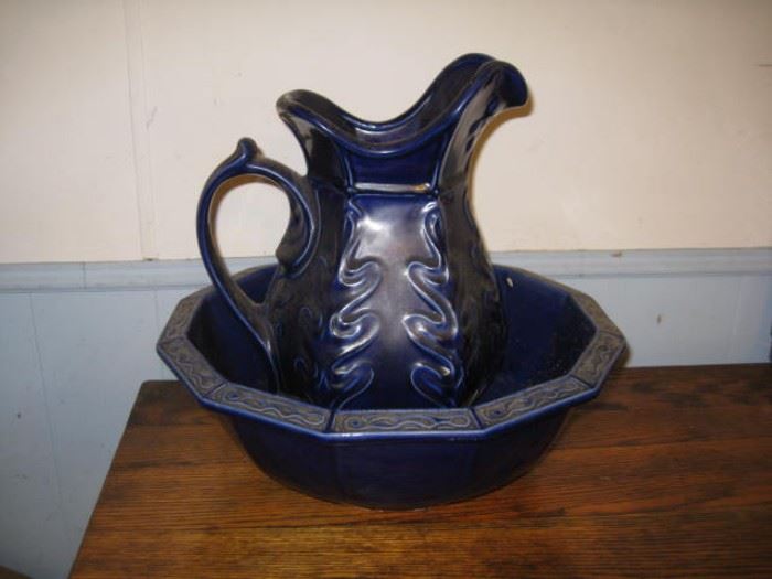 McCoy pitcher and bowl