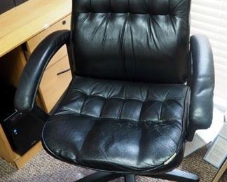 Office Chairs Including Executive Rolling And Reception Chairs, Qty 5
