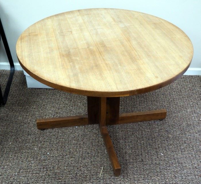 Round Wood Pedestal Table 29" x 42"