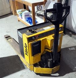 Yale Battery Powered Hydraulic Fork Lift Model # MPB040ACN24T2748, Load Max 4000LBS