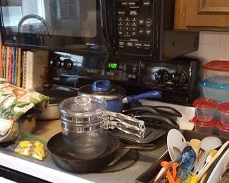 Tons of kitchen items