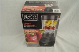 New In Box Black & Decker Quiet Blender 800 Watt Digital 3 Speed