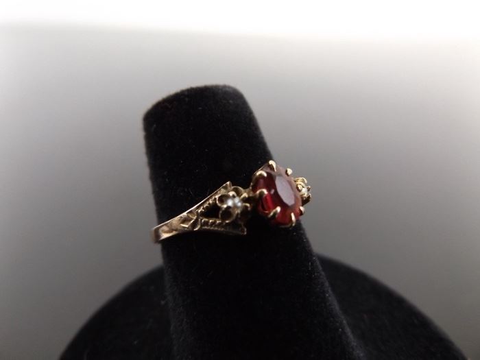 10k Ruby and Pearl Ring Size 5.75

