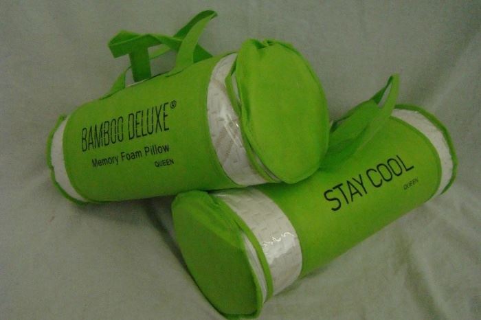 2 Bamboo Deluxe Memory Foam Pillows
