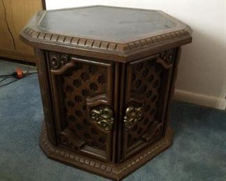 Hexagonal Side Table https://ctbids.com/#!/description/share/120689