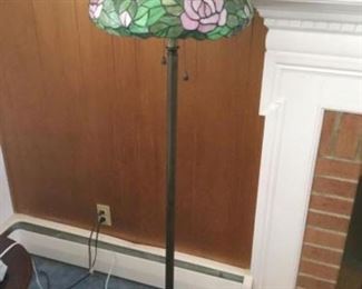 Tiffany-Style Floor Lamp https://ctbids.com/#!/description/share/120691