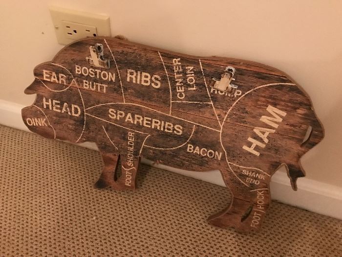 Lot of pig related items and collectibles
