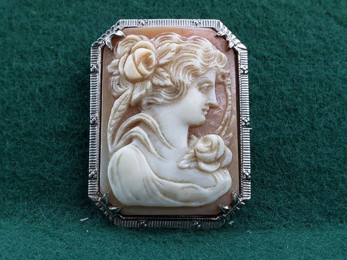 001 HQ Atq Cameo Pin 14 Kt