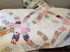 Atq Double Wedding Ring Quilt