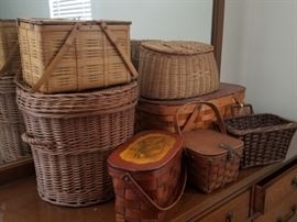 Vtg Baskets