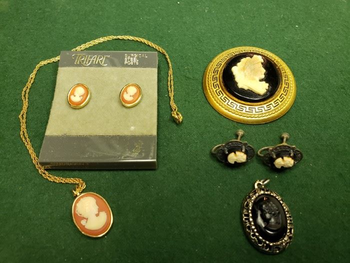 Vtg Cameos