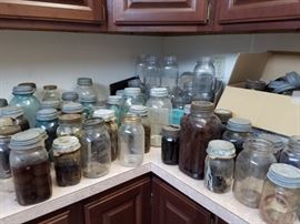 Vtg Jars