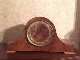 Vtg Mantel Clock