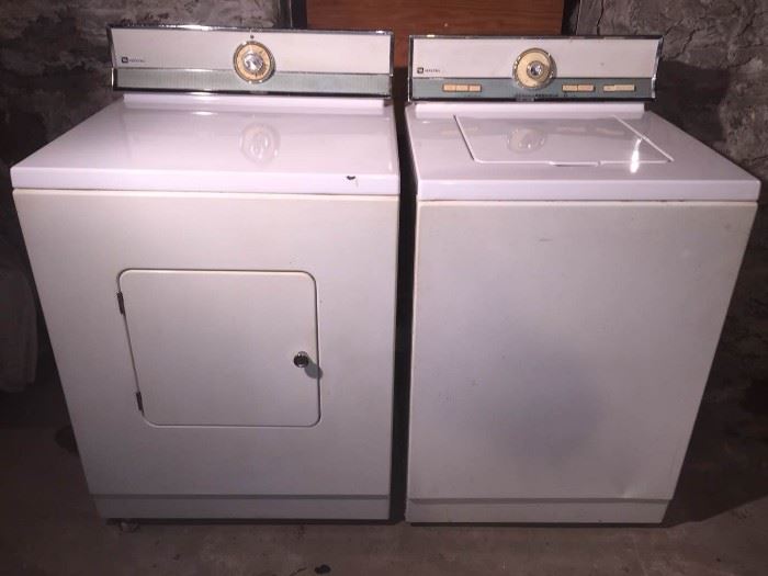 Vtg Matching Maytag Washer and Dryer