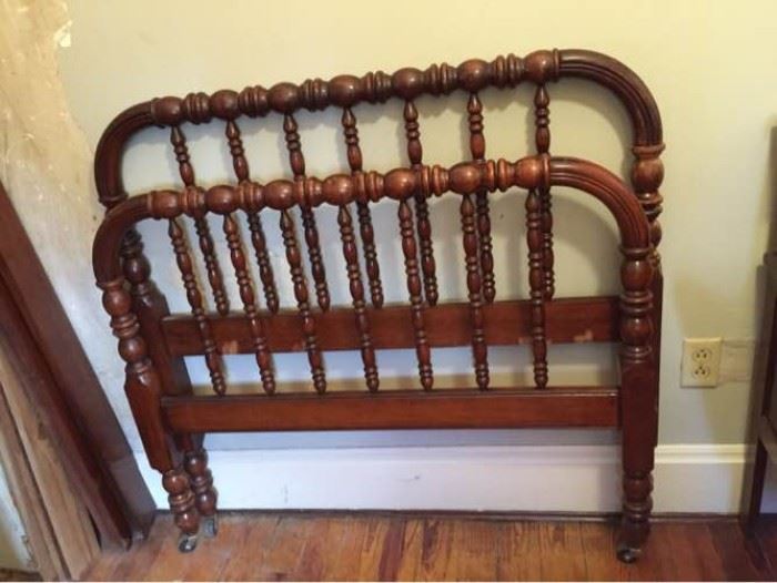 Vtg Spool Twin Bed