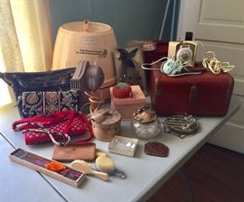 Womens Vtg Collectibles