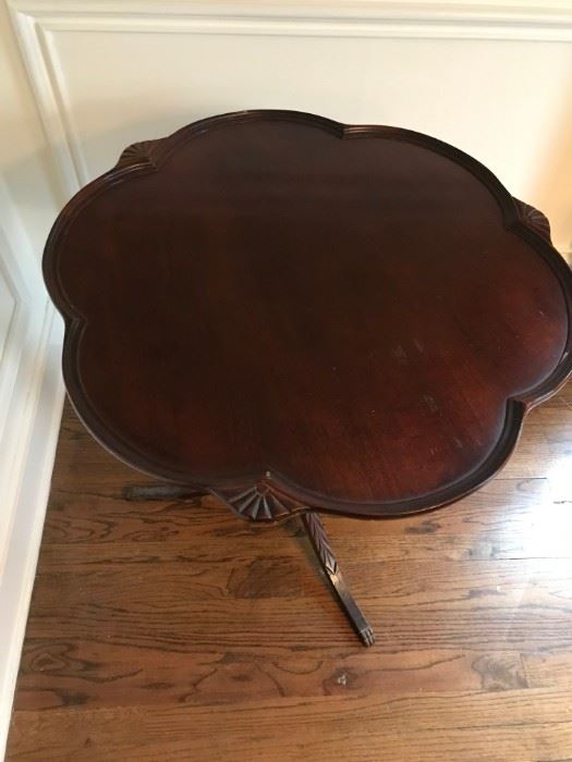 #12	scallop round end table on pedestal 25x27	 $125.00 	