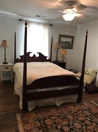 #61	queen 4 post bed frame 	 $200.00 	
#62	queen mattress set	 $50.00 	