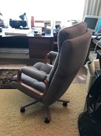 #17	Executive Chair w/mid-century wood Arms & Legs	 $75.00 
