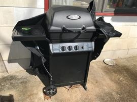 #21	Huntington-Cast Gas Grill w/side burner 	 $65.00 
