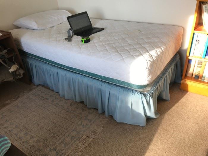 #70	twin bed mattress set 	 $50.00 

