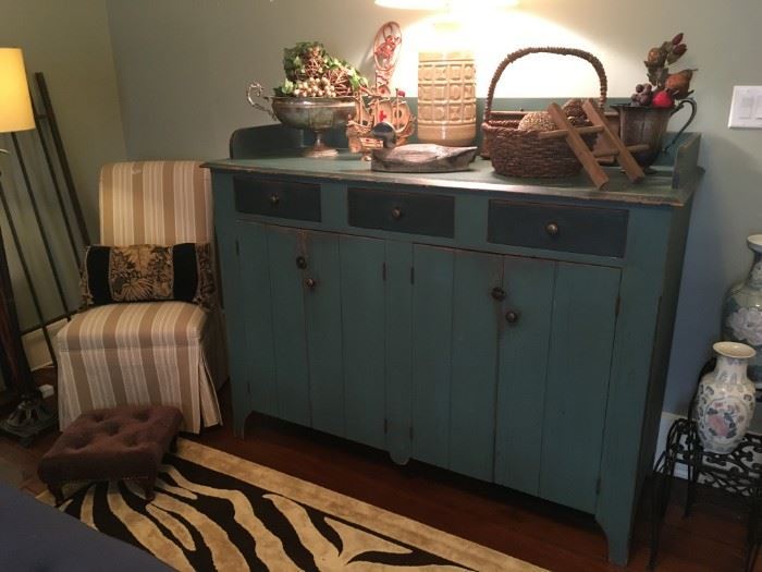 beautiful Farm House painted piece