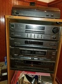 Vintage stereo system and about 30 albums some 45's