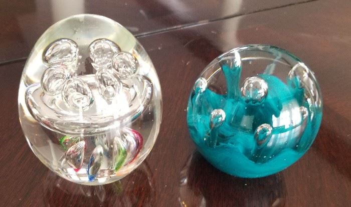 Beautiful vintage paperweights I believe there are a total of four