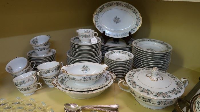 Noritake china, Laurette pattern