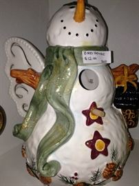 Snowman birdhouse