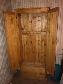 Wood Gun Cabinet (interior)