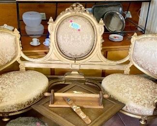 Victorian courting bench! Center panel folds down.