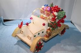 VINTANGE JALOPY - SANTA CLAUS AND MRS. CLAUS - CUTE