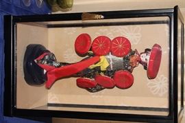 JAPANESE GEISHA DOLL IN GLASS CASE