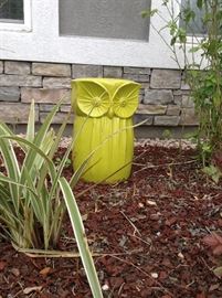 Indoor/outdoor Owl Ornament/ table