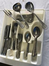 71 Pieces 
Wallace Flatware 
Service for 12 
