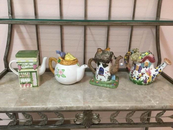 Teapots and Candleholder https://ctbids.com/#!/description/share/121017