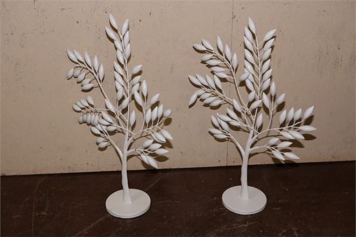 12. Pair of Willow Tree Figures