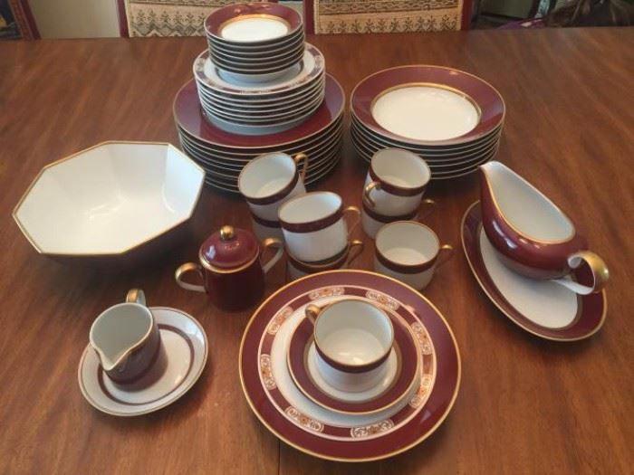 Red and Gold China Set - Service for 8 https://ctbids.com/#!/description/share/119118