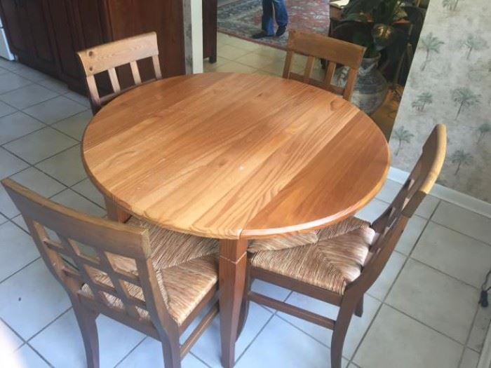 Kitchen Table and 4 Chairs https://ctbids.com/#!/description/share/119129