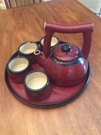 Teapot with 4 Cups https://ctbids.com/#!/description/share/119099