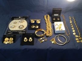 Gold Tone Jewelry Lot B