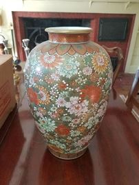 Large Japanese porcelain vase 