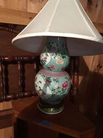 Antique Chinese porcelain lamp