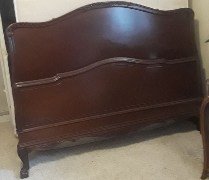 Vintage Ball and Claw full bed/slats with matching dresser.