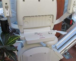 Acorn stair lift